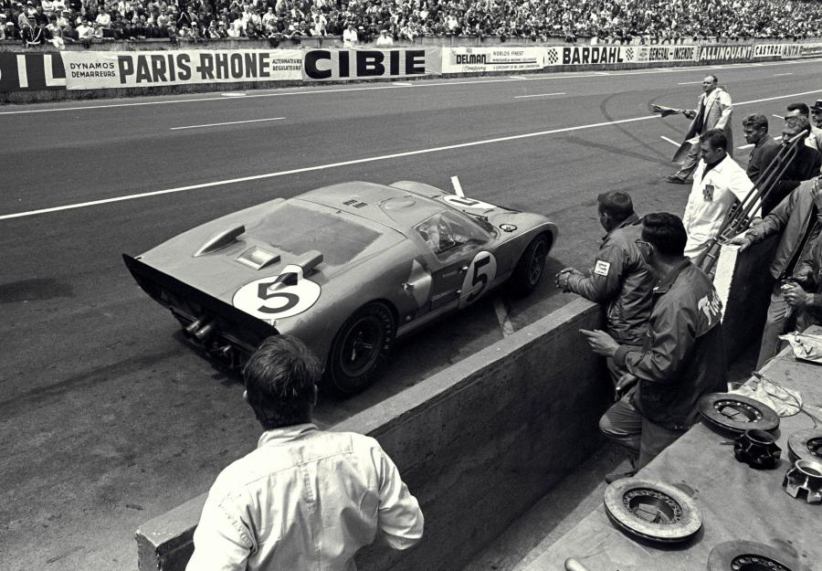  Ford GT40 (Mk II) 1965 года  (фото 41 из 118)